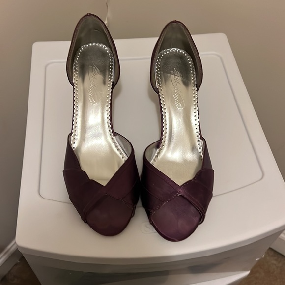 David’s Bridal Shellie - Plum - Picture 2 of 4